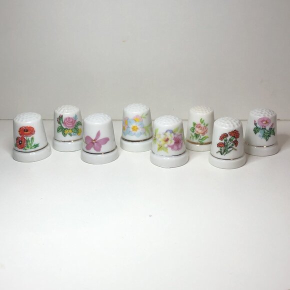9 Vintage Thimbles Porcelain Ceramic Flowers Floral Design Collection (2) SDJ - Picture 1 of 6